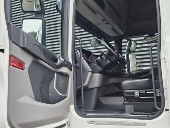R650 V8 / 6X4 / FULL AIR / PARKING COOLER